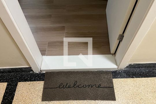 Entrada de kitnet/studio para alugar com 1 quarto, 22m² em José Menino, Santos