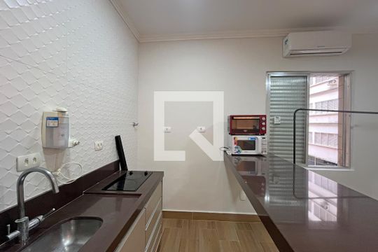 Cozinha de kitnet/studio para alugar com 1 quarto, 22m² em José Menino, Santos