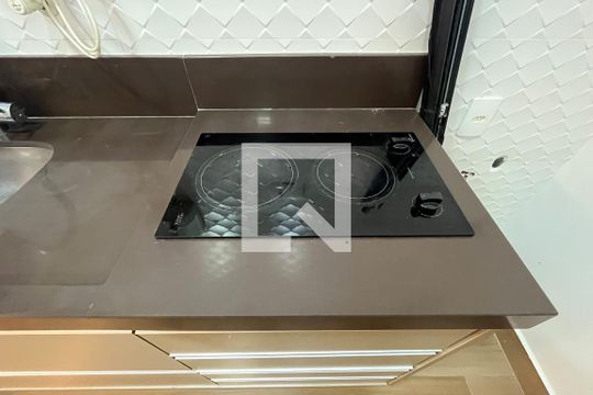 Cozinha de kitnet/studio para alugar com 1 quarto, 22m² em José Menino, Santos