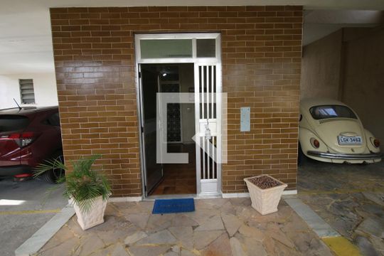Fachada e portaria de apartamento à venda com 2 quartos, 125m² em Irajá, Rio de Janeiro