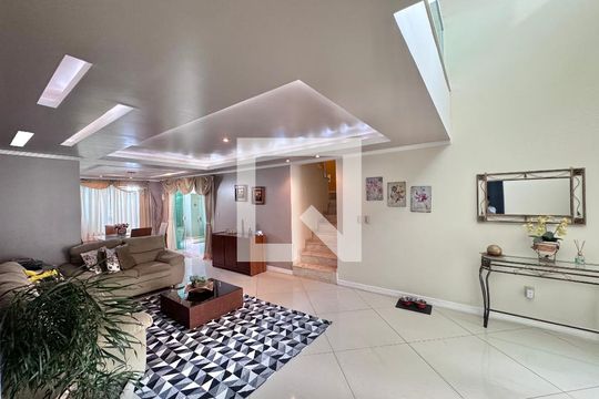 Casa de Condomínio para alugar com 4 quartos, 280m² em Vargem Grande, Rio de Janeiro