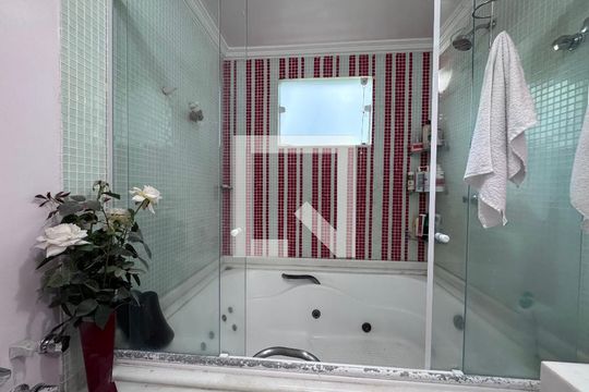 Suíte master - banheiro de casa de condomínio para alugar com 4 quartos, 280m² em Vargem Grande, Rio de Janeiro