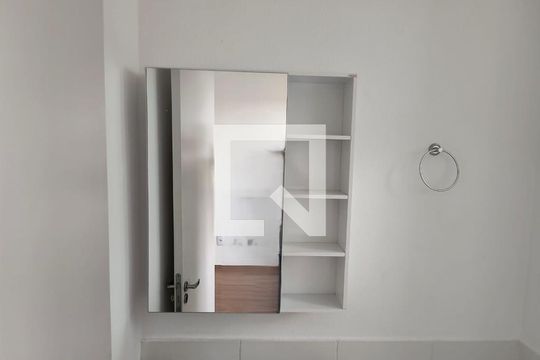 Banheiro de apartamento à venda com 2 quartos, 54m² em Jardim Riacho das Pedras, Contagem
