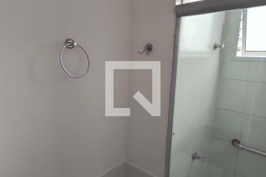 Banheiro de apartamento à venda com 2 quartos, 54m² em Jardim Riacho das Pedras, Contagem