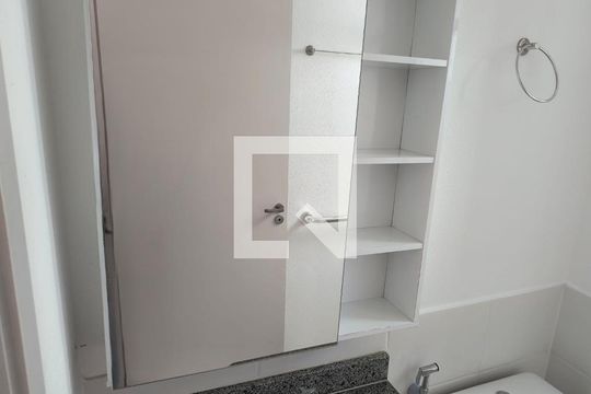 Banheiro de apartamento à venda com 2 quartos, 54m² em Jardim Riacho das Pedras, Contagem