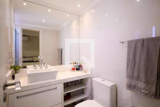 Banheiro do quarto 1 de apartamento à venda com 3 quartos, 144m² em Vila Gumercindo, São Paulo