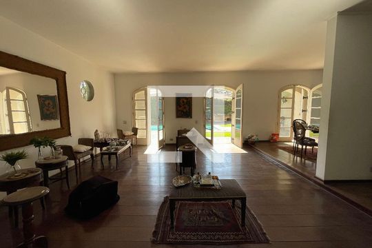 Casa para alugar com 3 quartos, 367m² em Butantã, São Paulo