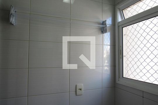 Área de Serviço de apartamento para alugar com 2 quartos, 60m² em Umuarama, Osasco