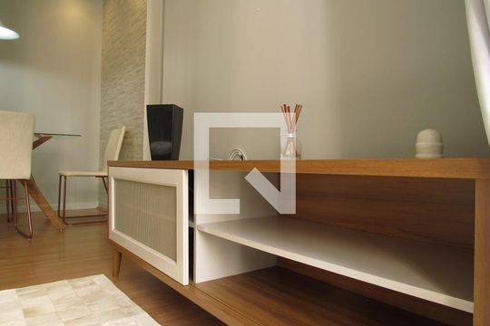 Sala de apartamento para alugar com 2 quartos, 60m² em Umuarama, Osasco