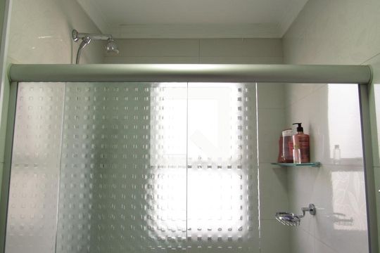 Banheiro da Suíte de apartamento para alugar com 2 quartos, 60m² em Umuarama, Osasco
