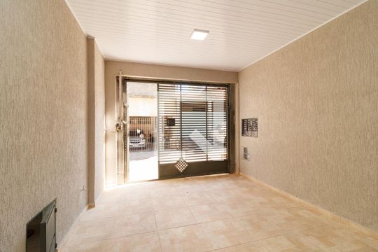 Garagem de casa para alugar com 3 quartos, 100m² em Conjunto Habitacional Jova Rural, São Paulo