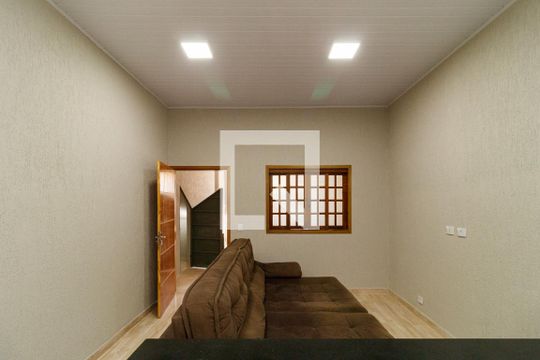 Casa para alugar com 3 quartos, 100m² em Conjunto Habitacional Jova Rural, São Paulo