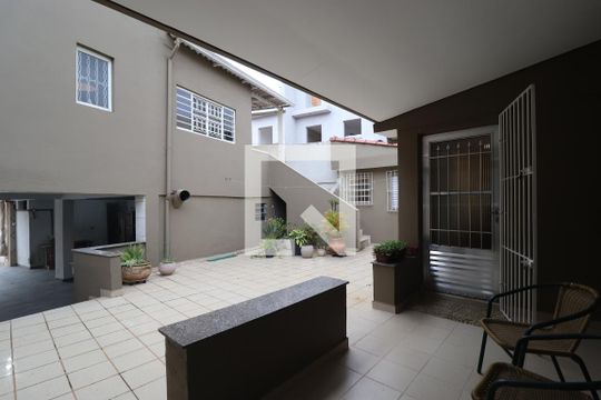 Quintal de casa à venda com 3 quartos, 348m² em Vila Alzira, Santo André