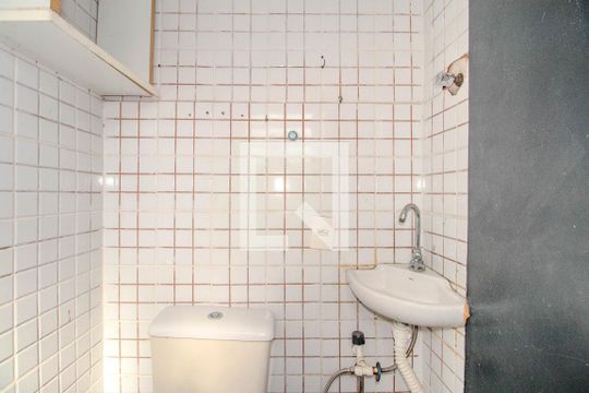 Lavabo de apartamento para alugar com 2 quartos, 74m² em Floresta, Porto Alegre