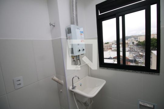 Área de Serviço de apartamento para alugar com 2 quartos, 45m² em Irajá, Rio de Janeiro