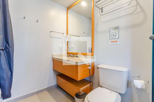 Banheiro de kitnet/studio à venda com 1 quarto, 26m² em Jardins, São Paulo