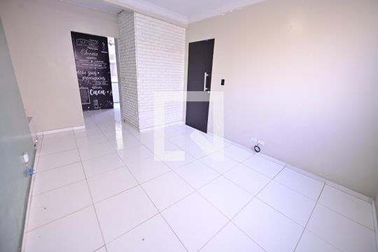 Sala de apartamento à venda com 3 quartos, 62m² em Vila Jaragua, Goiânia