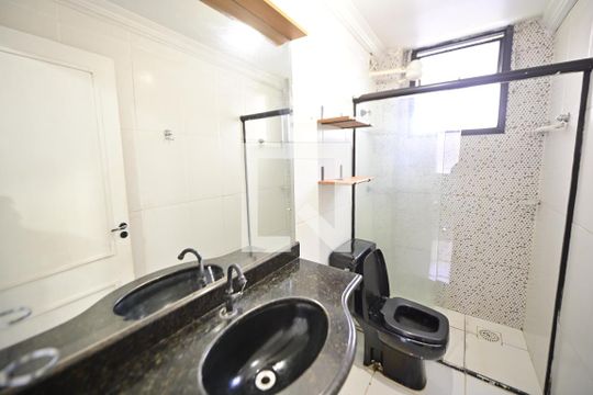 Banheiro de apartamento à venda com 3 quartos, 62m² em Vila Jaragua, Goiânia