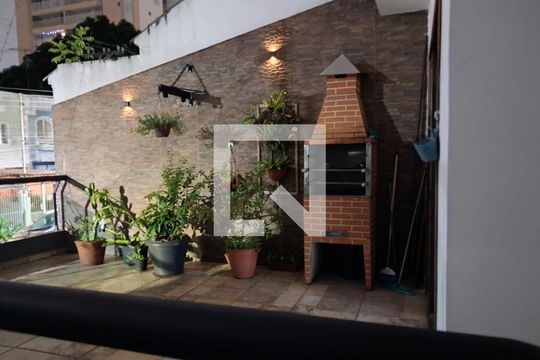 Área Externa de casa à venda com 4 quartos, 250m² em Santo Antônio, São Caetano do Sul