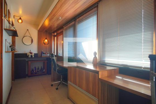 Escritório de casa à venda com 3 quartos, 175m² em Jardim America, São Leopoldo