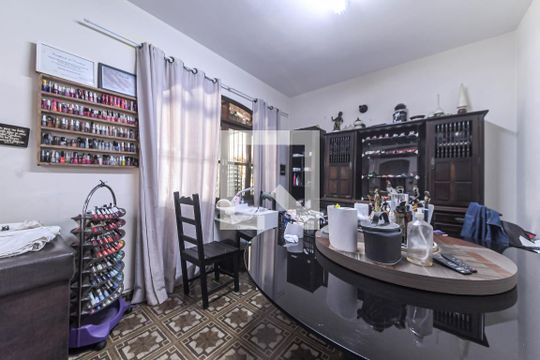 Sala de casa à venda com 5 quartos, 140m² em Vila Moraes, São Paulo