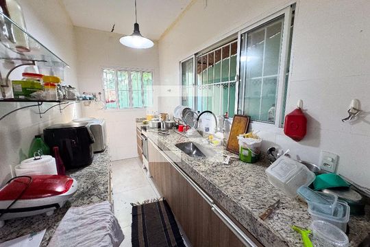 Cozinha de casa à venda com 4 quartos, 140m² em Jardim Bandeirantes, Contagem
