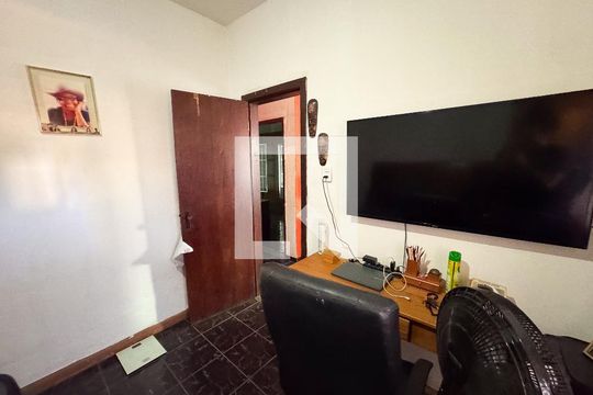 Quarto 1 de casa à venda com 4 quartos, 140m² em Jardim Bandeirantes, Contagem
