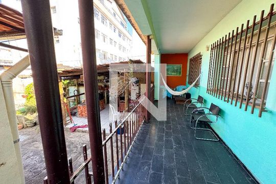 Área comum de casa à venda com 4 quartos, 140m² em Jardim Bandeirantes, Contagem