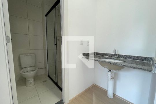 Banheiro de apartamento para alugar com 2 quartos, 35m² em Jaguaré, São Paulo