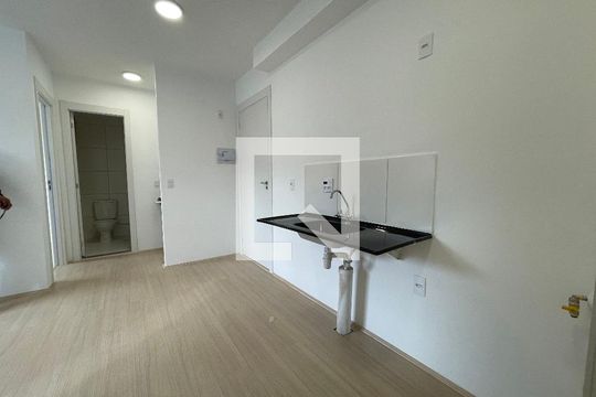 Cozinha de apartamento para alugar com 2 quartos, 35m² em Jaguaré, São Paulo