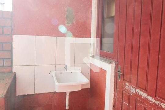 Área de Serviço de casa para alugar com 2 quartos, 80m² em Restinga, Porto Alegre