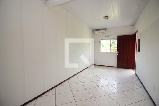 Sala de casa para alugar com 2 quartos, 80m² em Restinga, Porto Alegre