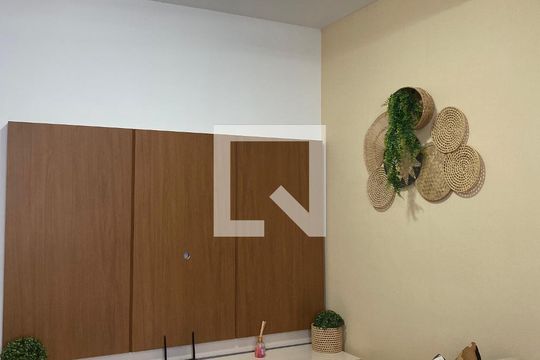 Sala de Estar de apartamento para alugar com 2 quartos, 35m² em Itaquera, São Paulo