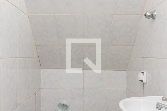 Lavabo de casa para alugar com 2 quartos, 120m² em Vila Ré, São Paulo