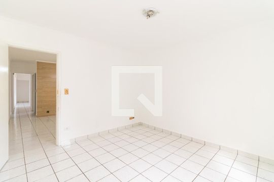Quarto 1 de casa para alugar com 2 quartos, 120m² em Vila Ré, São Paulo