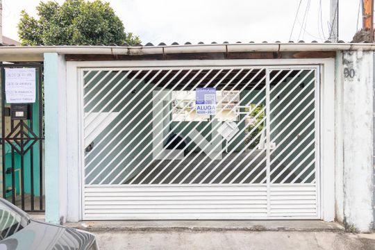 Fachada de casa para alugar com 2 quartos, 120m² em Vila Ré, São Paulo
