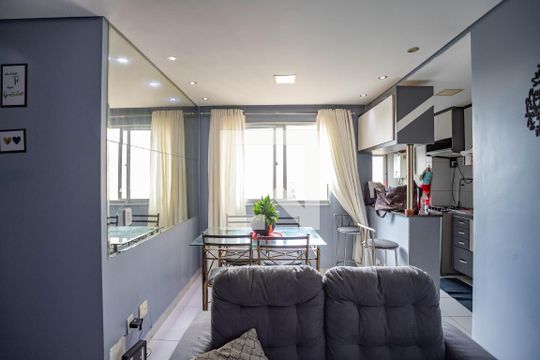 Apartamento para alugar com 2 quartos, 44m² em Canhema, Diadema