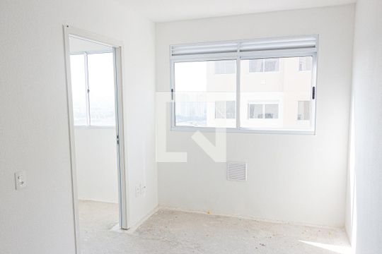 Apartamento à venda com 2 quartos, 34m² em Veleiros, São Paulo