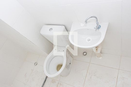 Banheiro de apartamento à venda com 2 quartos, 34m² em Veleiros, São Paulo