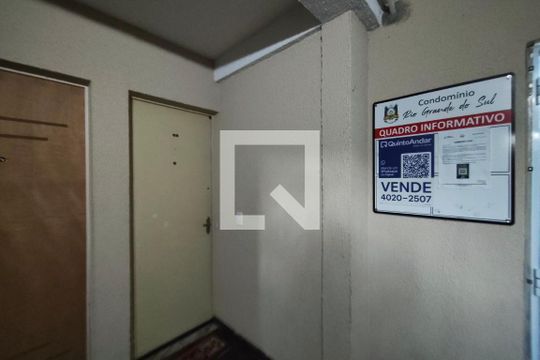 PLACA INSTALADA NO HALL DE ENTRADA  de apartamento à venda com 2 quartos, 52m² em Parque Residencial Vila União, Campinas