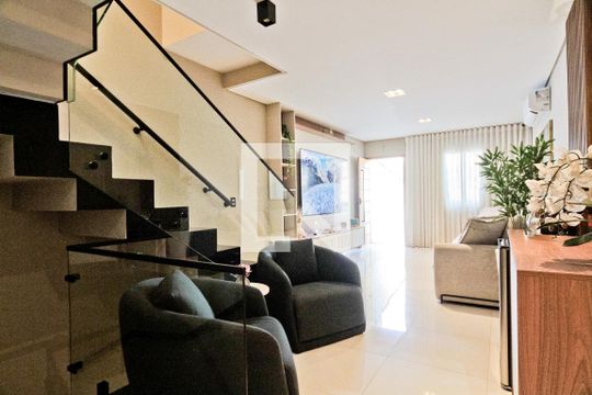 Sala de casa à venda com 3 quartos, 206m² em Parque Sao Domingos, São Paulo