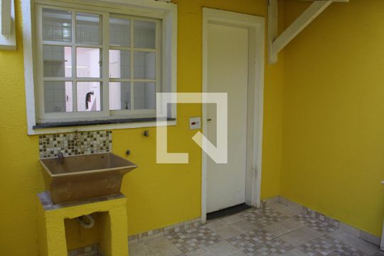 Área de Serviço de casa de condomínio para alugar com 2 quartos, 60m² em Jardim Barbacena, Cotia