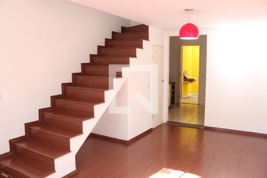 Casa de Condomínio para alugar com 2 quartos, 60m² em Jardim Barbacena, Cotia