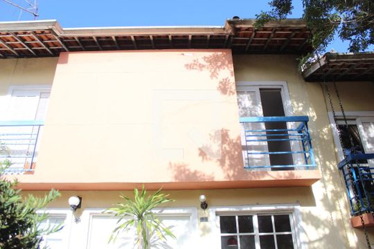 Fachada de casa de condomínio para alugar com 2 quartos, 60m² em Jardim Barbacena, Cotia