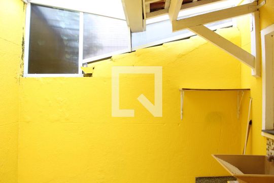 Quintal de casa de condomínio para alugar com 2 quartos, 60m² em Jardim Barbacena, Cotia