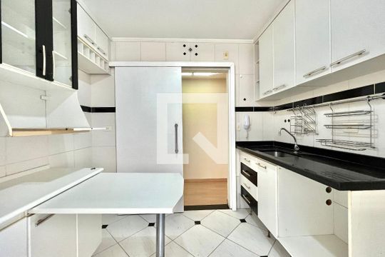 Cozinha de apartamento para alugar com 2 quartos, 80m² em Vila da Saúde, São Paulo