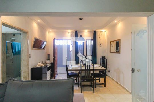 Sala de casa à venda com 2 quartos, 240m² em Jardim Nice, São Paulo