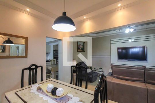 Sala de casa à venda com 2 quartos, 240m² em Jardim Nice, São Paulo