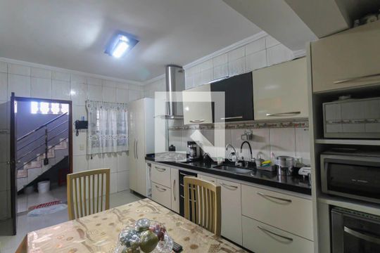 Cozinha de casa à venda com 2 quartos, 240m² em Jardim Nice, São Paulo