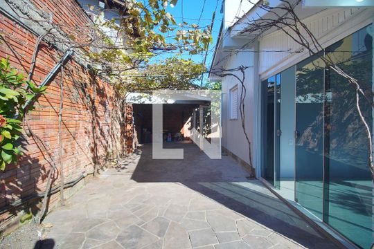 Garagem de casa à venda com 2 quartos, 70m² em Scharlau, São Leopoldo